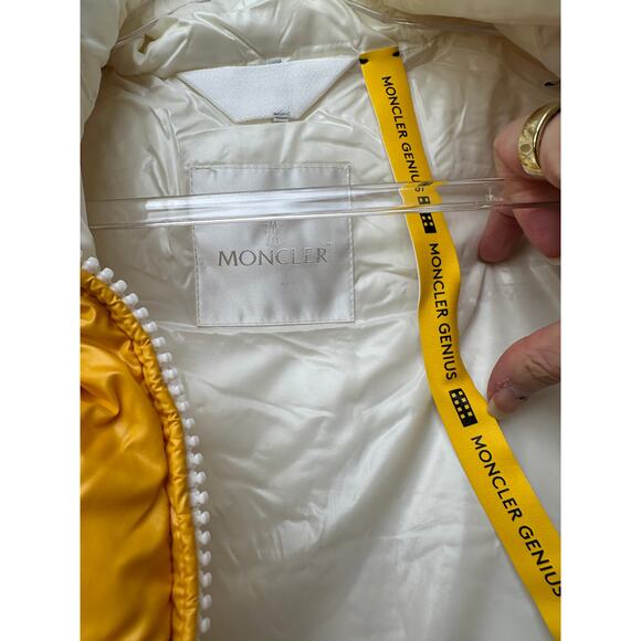 Moncler 1952 Park Down Puffer Vest Yellow Men Size 3 Zip Front - Picture 10 of 16